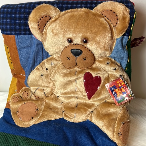 Brand new Patchwork Teddy Bear Quilt and Pillow for Baby Toddler or Child’s Room - Picture 2 of 9